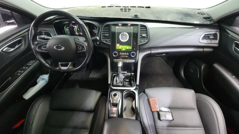 Renault SM6
