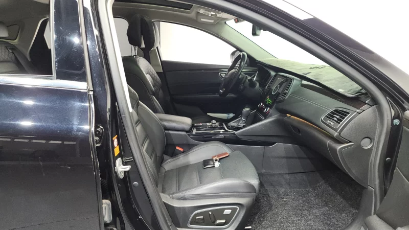 Renault SM6