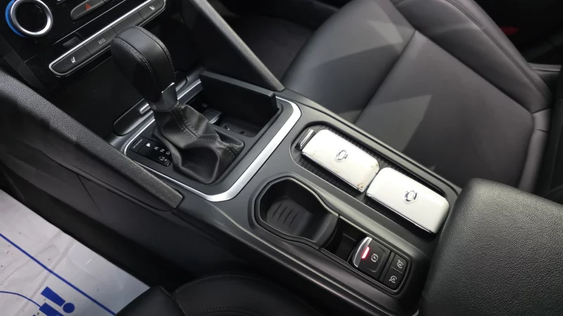 Renault SM6