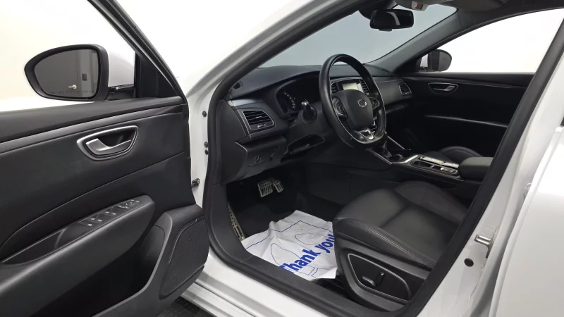Renault SM6