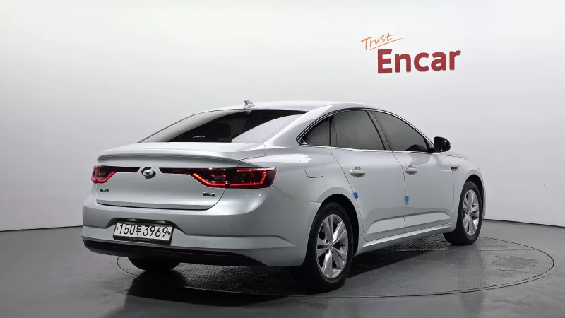 Renault SM6