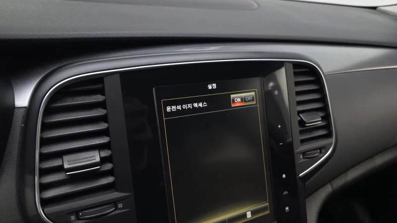 Renault SM6