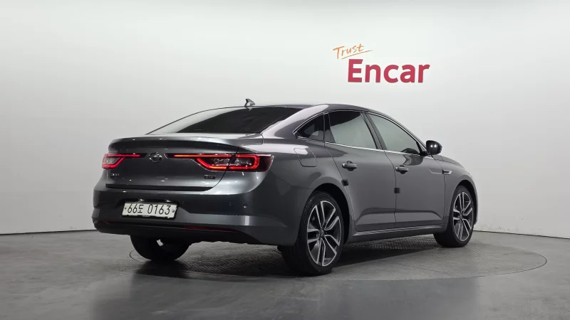Renault SM6