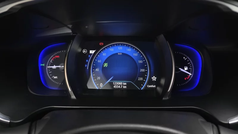 Renault SM6