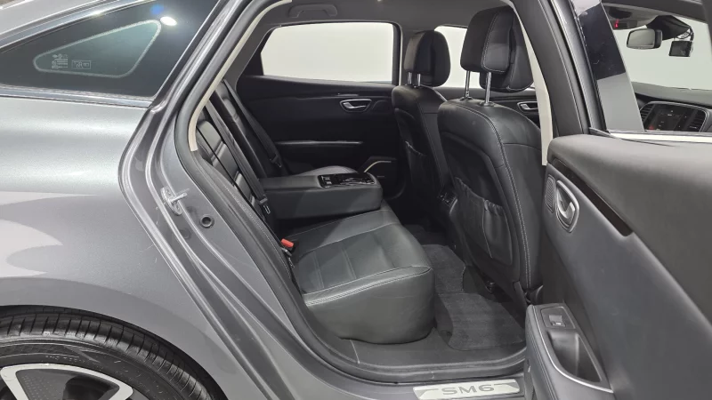 Renault SM6