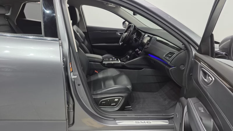 Renault SM6