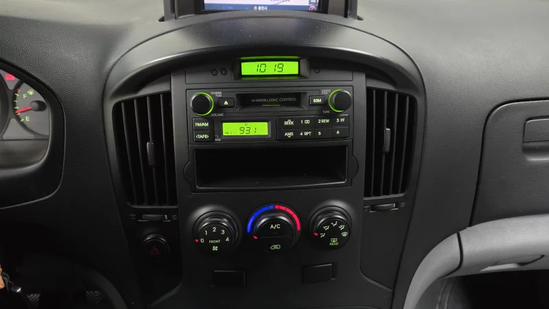 Hyundai Grand Starex