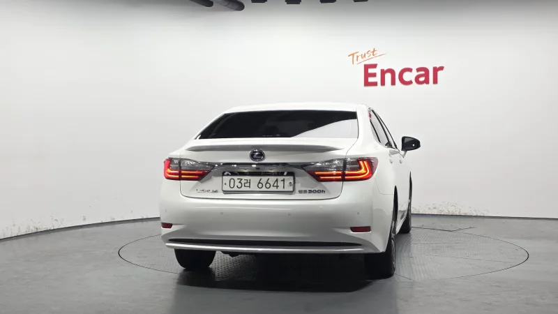 Lexus ES300h