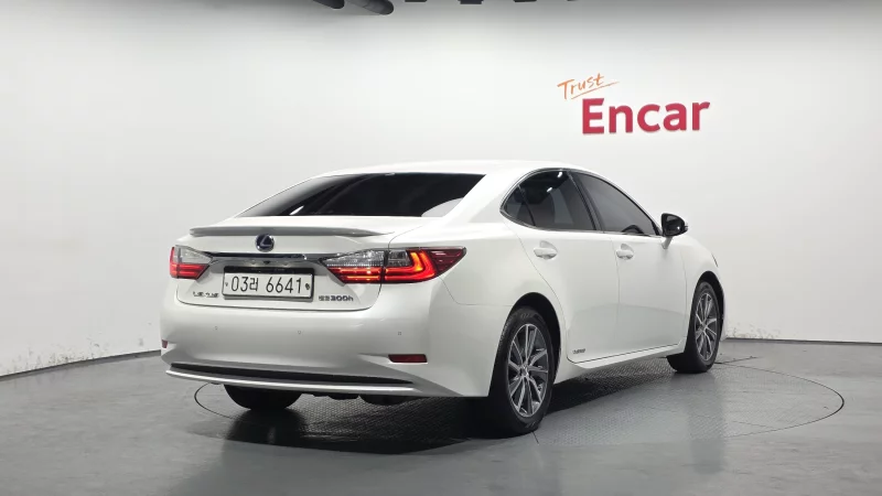Lexus ES300h
