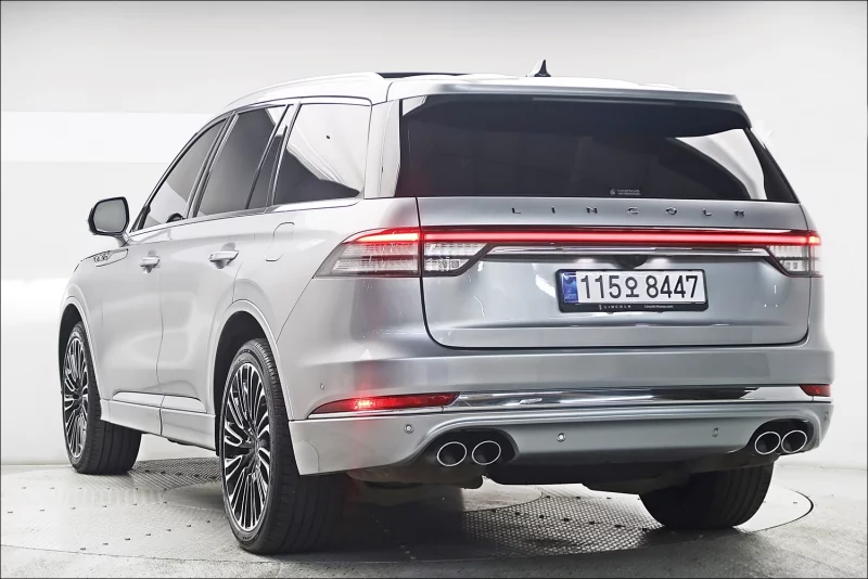 Lincoln AVIATOR