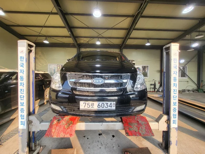 Hyundai Grand Starex