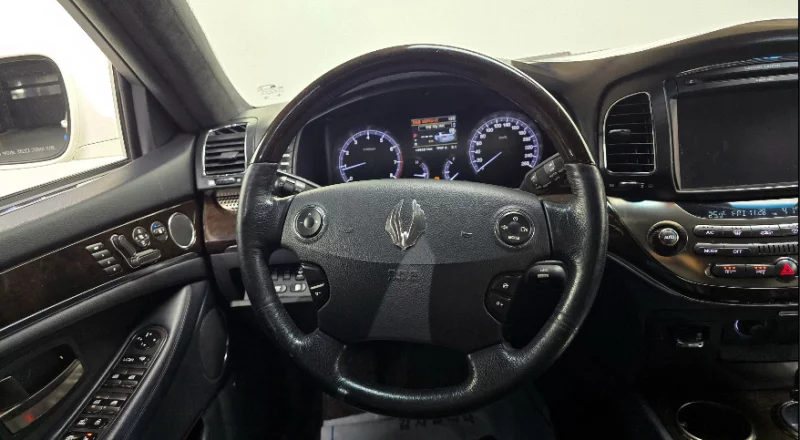 SsangYong Chairman W