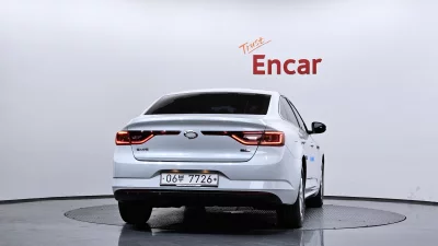 Renault SM6