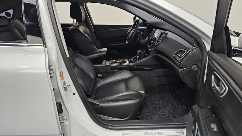 Renault SM6