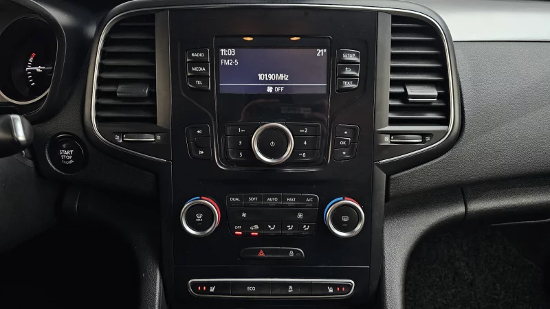 Renault SM6