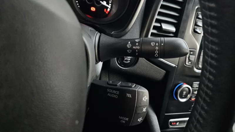 Renault SM6
