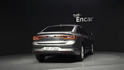 Renault SM6