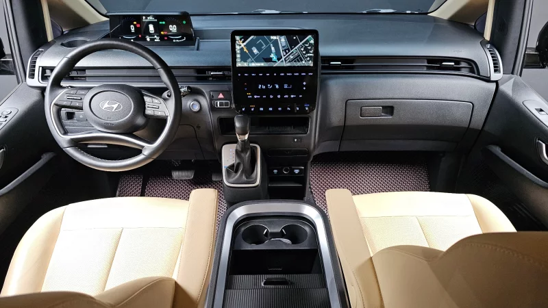 Hyundai Staria