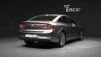 Renault SM6