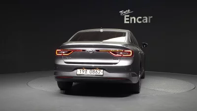 Renault SM6
