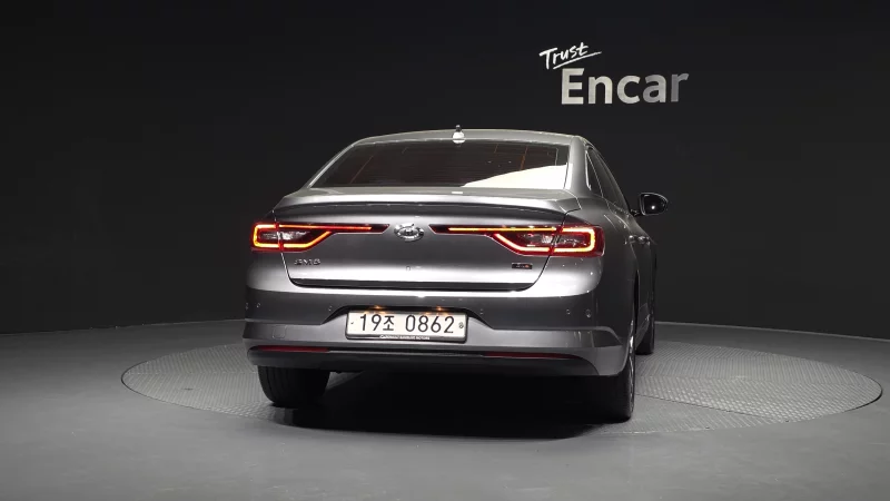 Renault SM6
