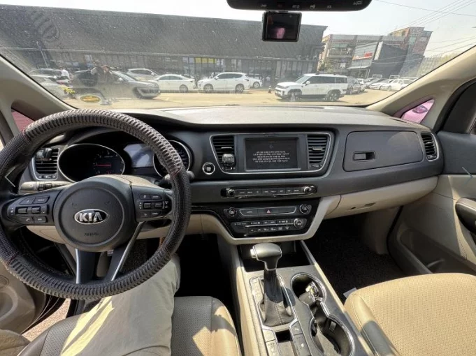 Kia Carnival