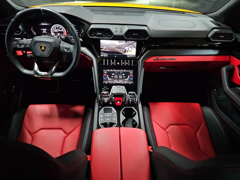 Lamborghini URUS