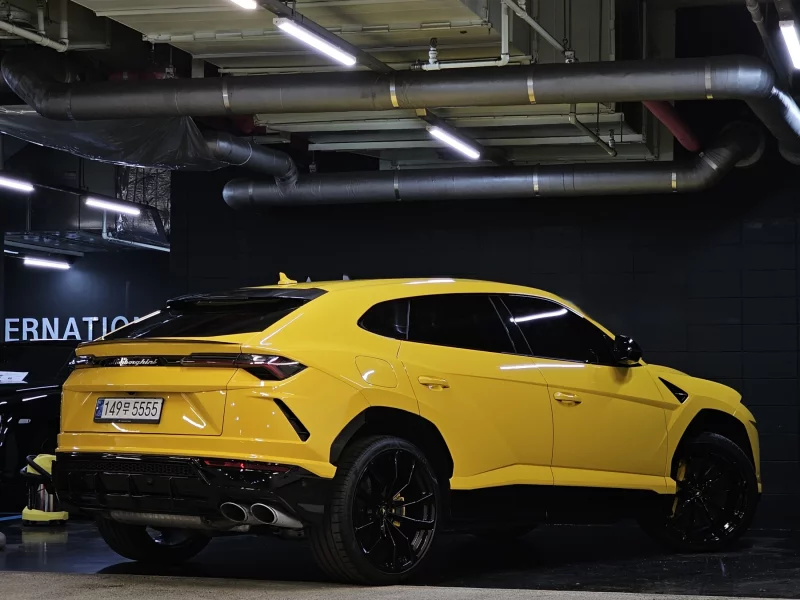 Lamborghini URUS