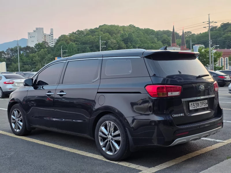 Kia Carnival