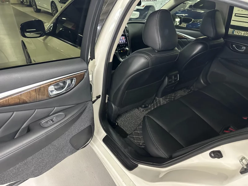 Infiniti Q50
