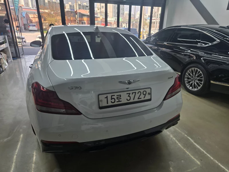 Genesis G70