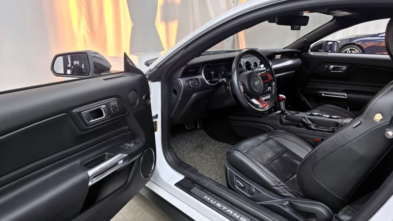 Ford MUSTANG