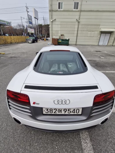 Audi R8