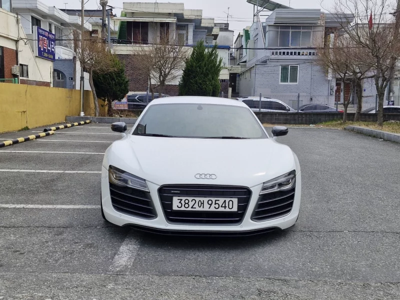 Audi R8