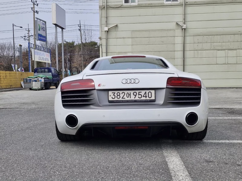 Audi R8