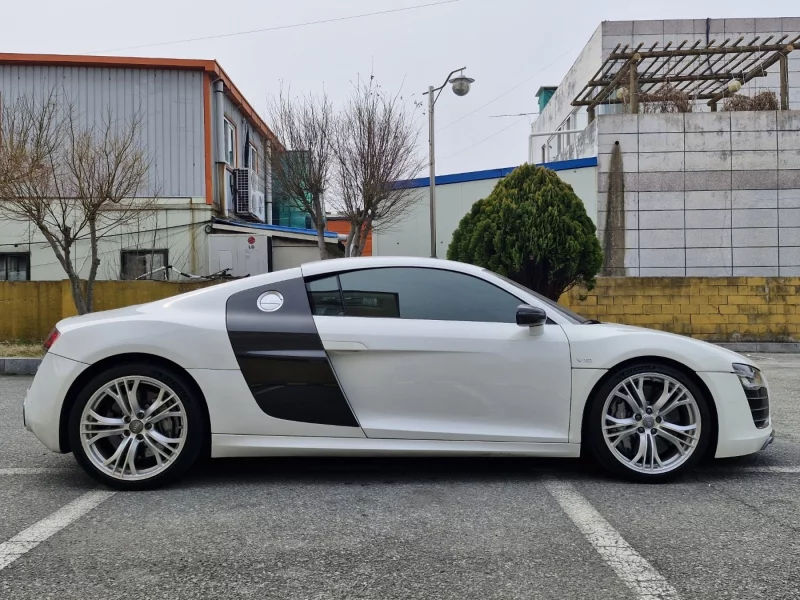 Audi R8