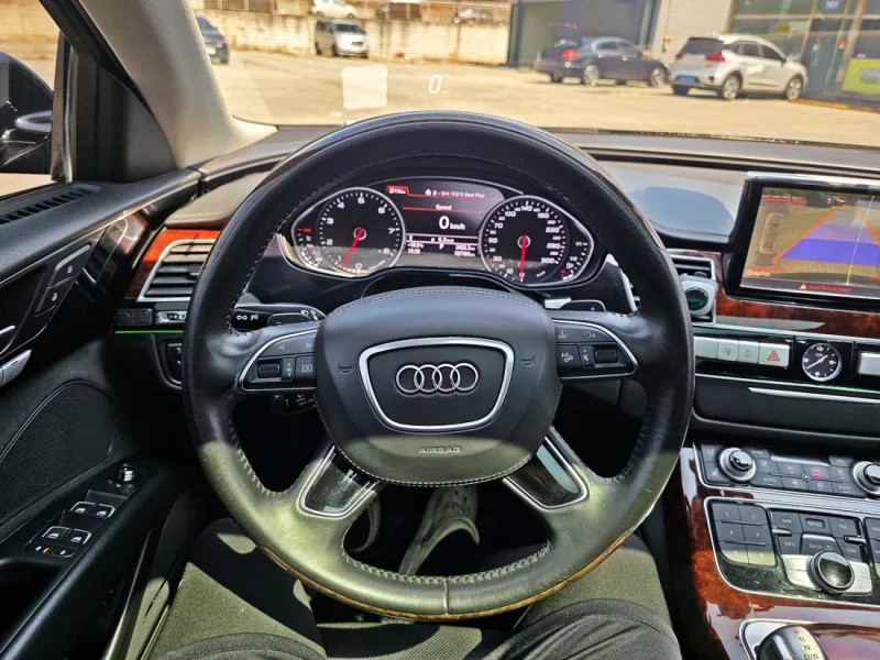 Audi A8
