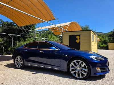 Tesla MODEL S