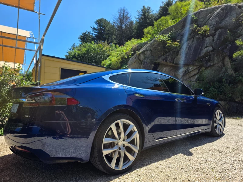 Tesla MODEL S