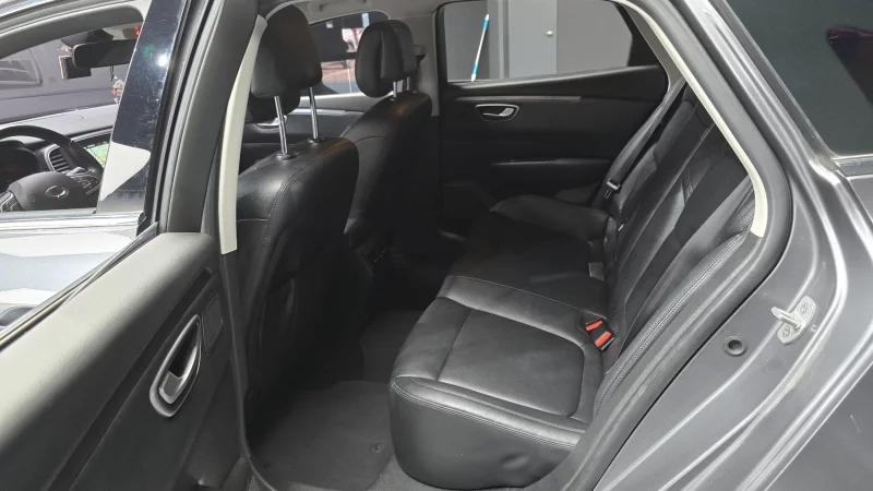 Renault SM6