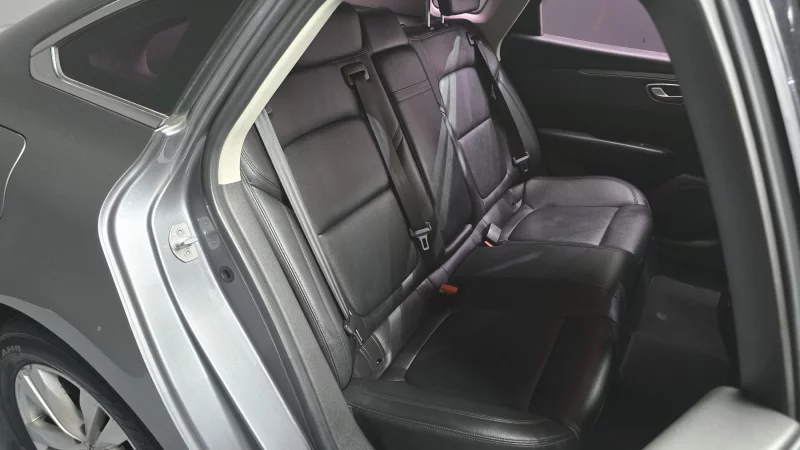 Renault SM6