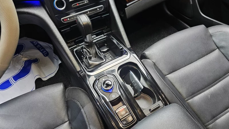 Renault SM6