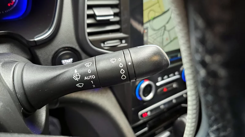 Renault SM6