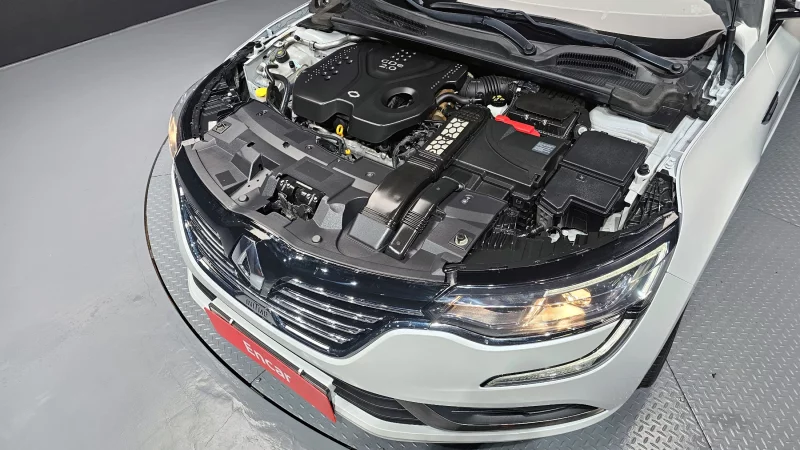 Renault SM6