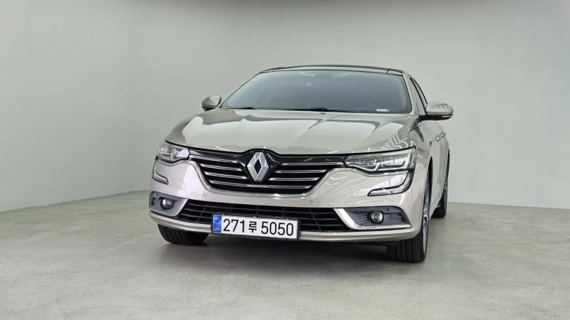 Renault SM6