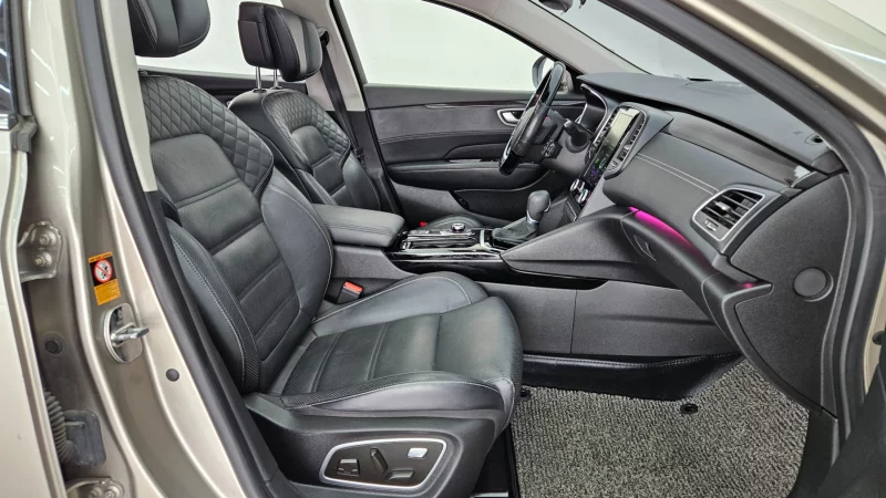 Renault SM6