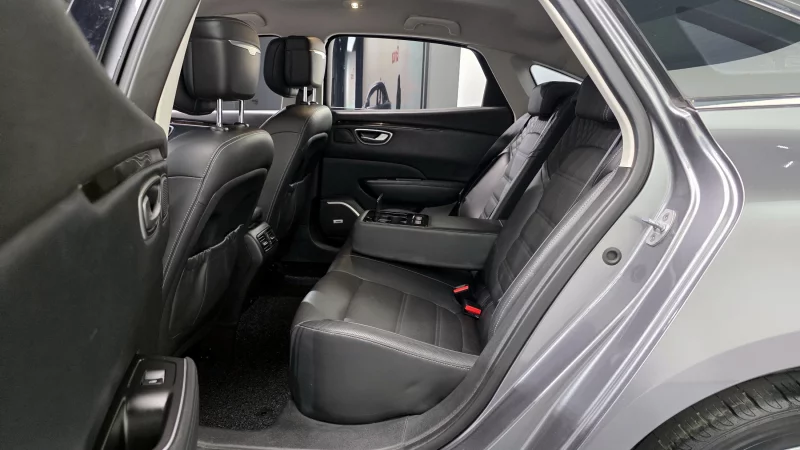 Renault SM6