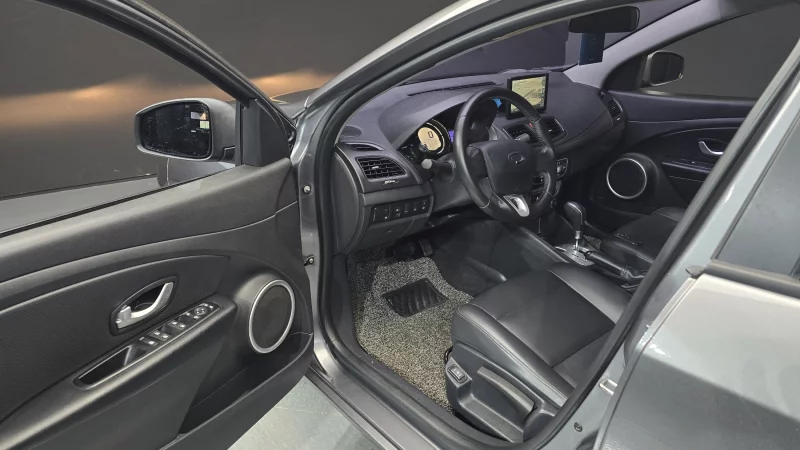 Renault SM3