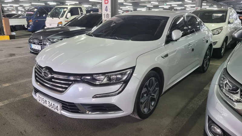 Renault SM6