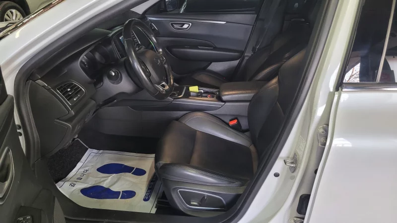 Renault SM6